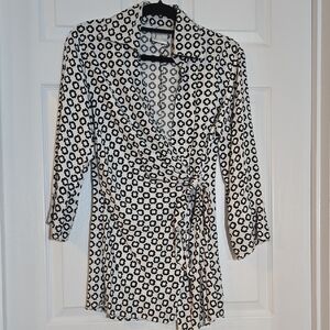 Finley Black White Wrap Tie Blouse with Geometric Motif Size Small